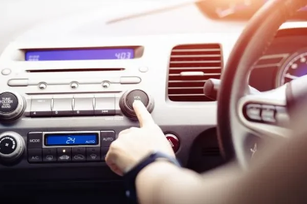 volume on car radio
